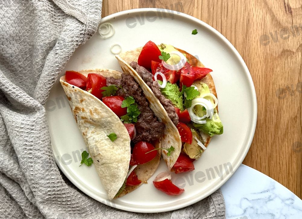 Beef taco wraps with avocado and tomatoes, a lunch idea